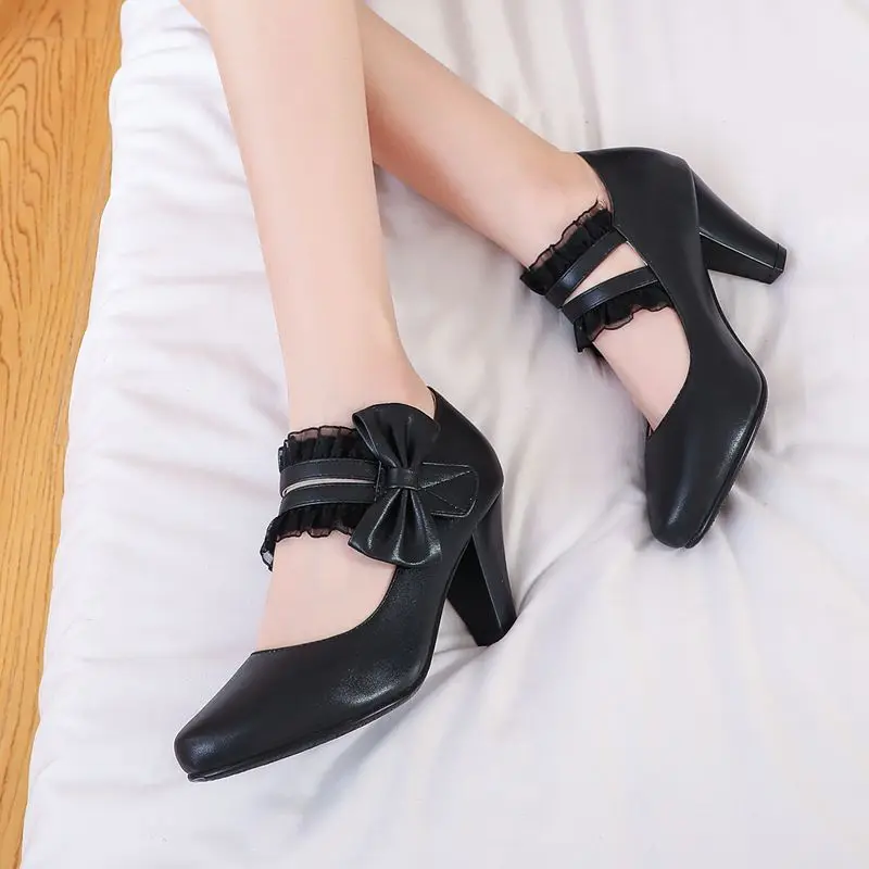 REAVE CAT 2026 تصميم جديد النساء مضخات جولة تو 7.5 سنتيمتر حذاء بكعب سميك هوك حلقة Bowknot الحلو اليومية لوليتا أحذية كبيرة الحجم 41 42 43