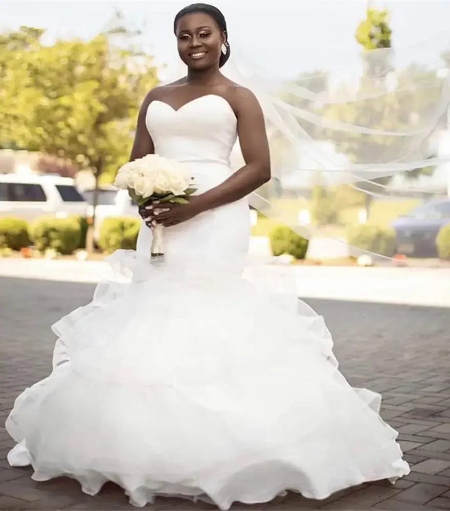 

Customized Plus Size Mermaid Dresses African Ruffle Organza Sweetheart Bridal Gowns Sleeveless Covered Button Customize Wedding