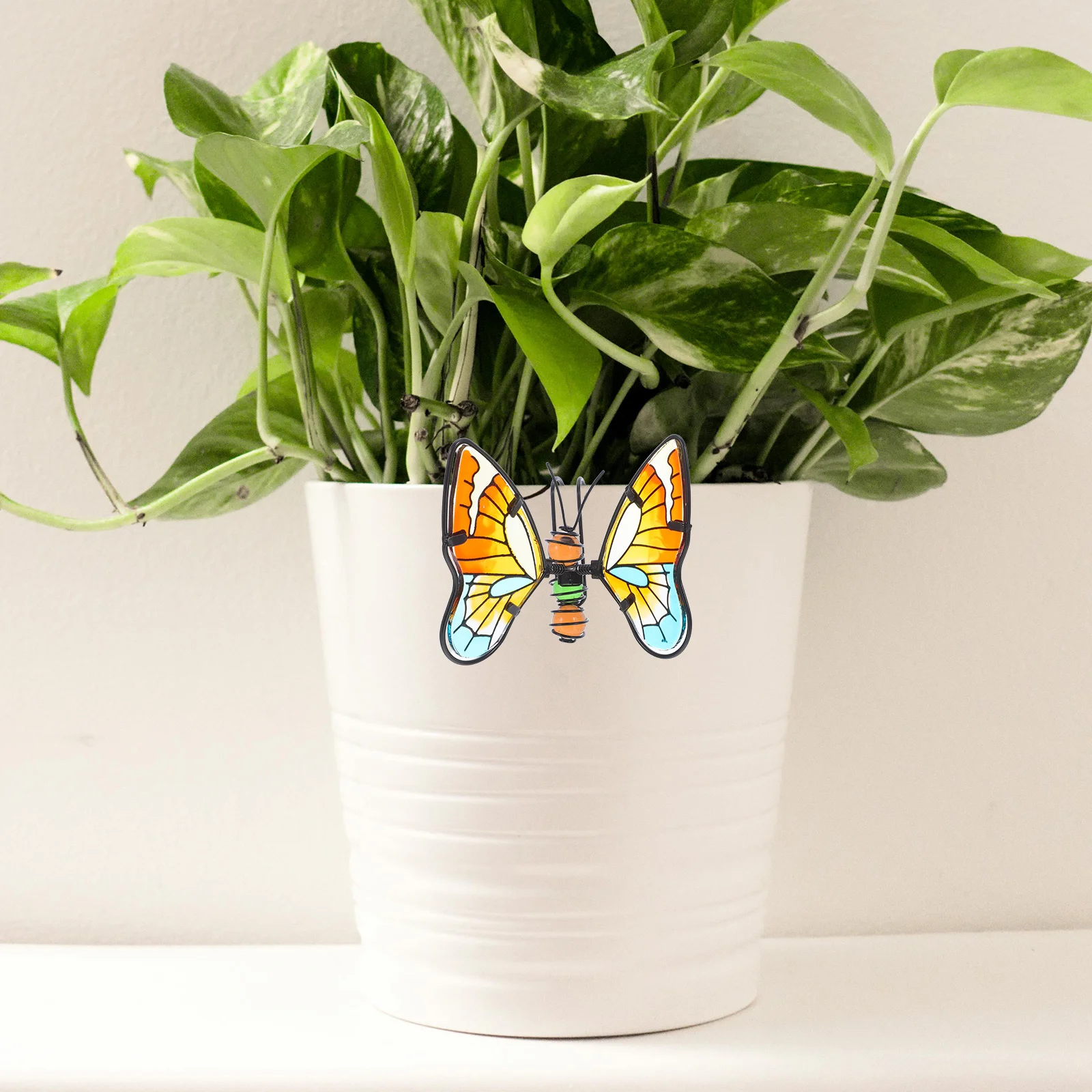 

4Pcs Butterfly Hanging Decorations Metal Glass Painted Plant Pot Hangers Garden Flower Pot Ornaments Indoor Outdoor