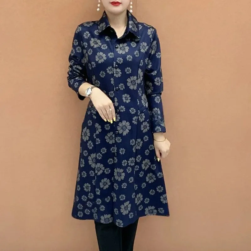 

Autumn 2025 New Women's Fashion Coat Polo Collar Long Trench Jacket Loose Temperament Female Age-reducing Mother Shirt Outwear