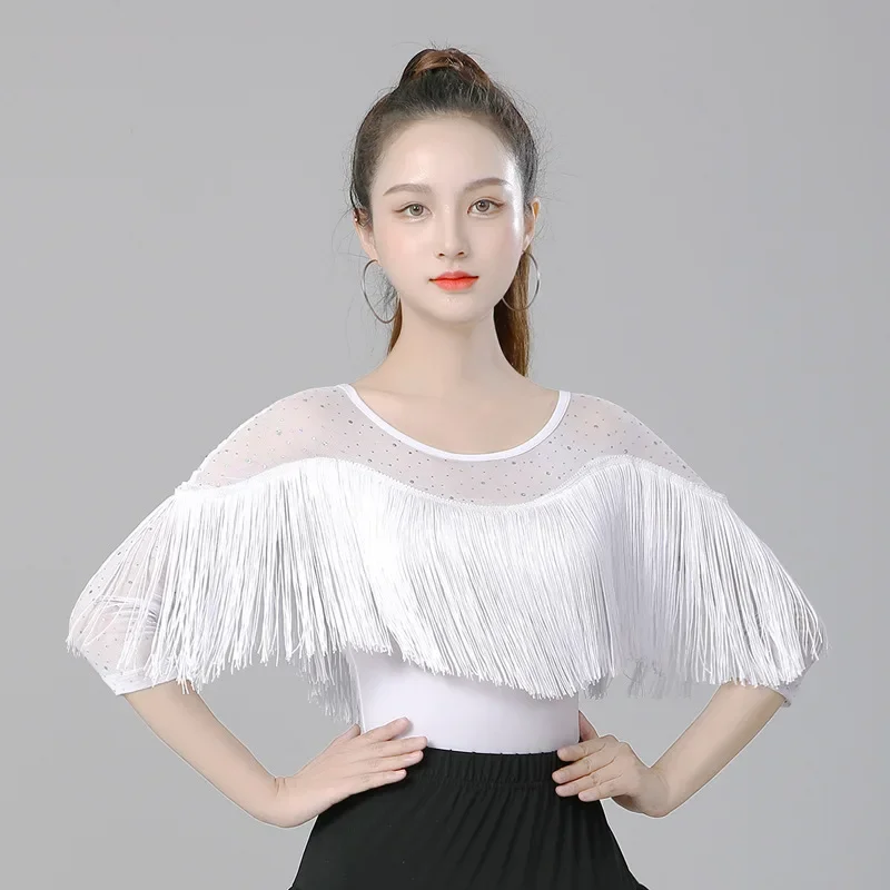 ชุดเต้นรำแบบโมเดิร์นประดับพู่ทรงสี่เหลี่ยมสำหรับผู้หญิงชุดเต้นรำแบบละตินสำหรับการแข่งขันระดับมืออาชีพ