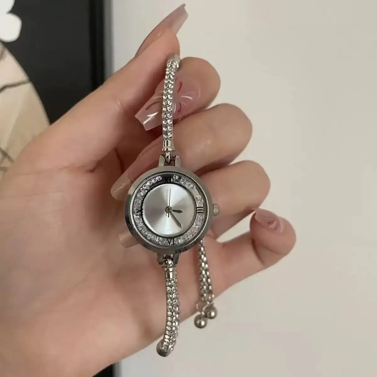 

Изысканные женские часы с бриллиантами, простые и модные выдвижные женские студенческие часы-браслет, оптовая продажа, Relógio Feminino