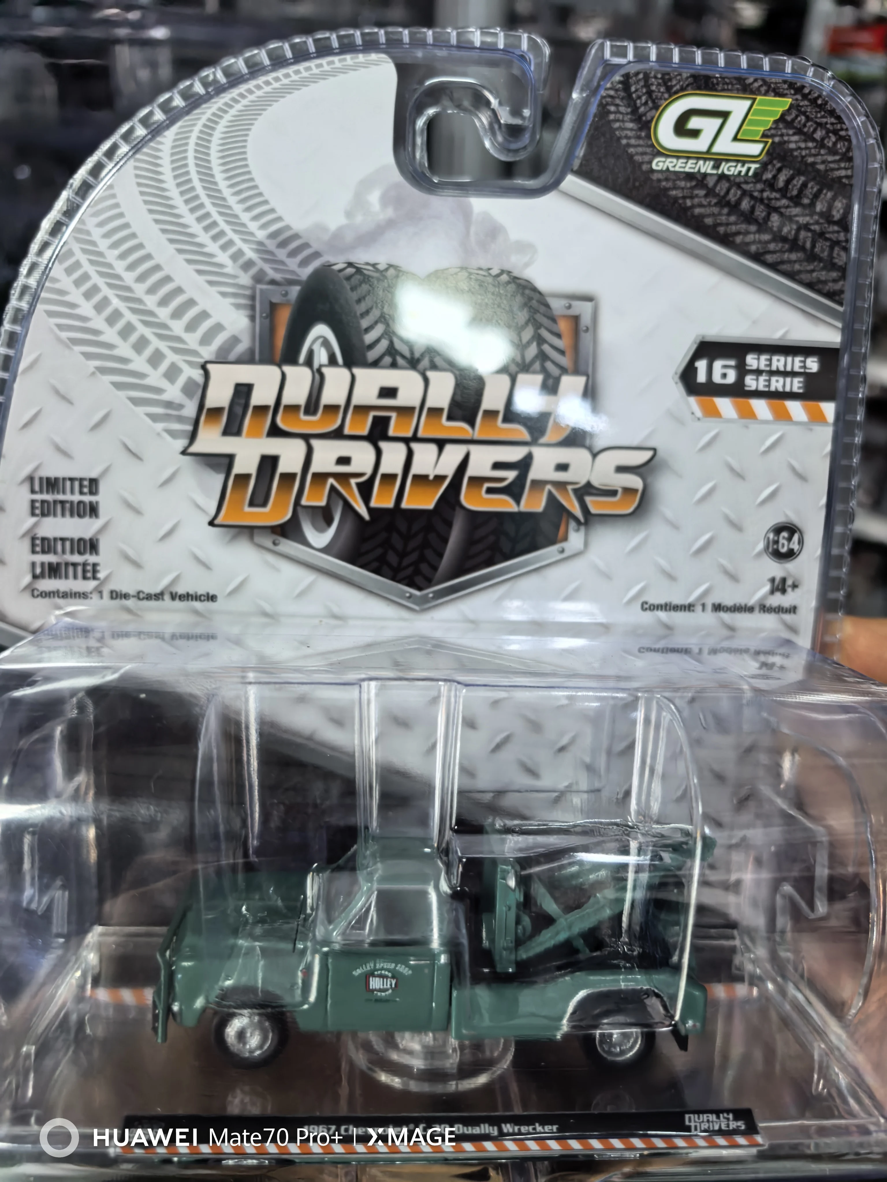 

GreenLlight 1:64 1967 C-30 Dually Wrecker High Simulation Diecast Car Metal Alloy Model Car Toy For Kids Gift Collection