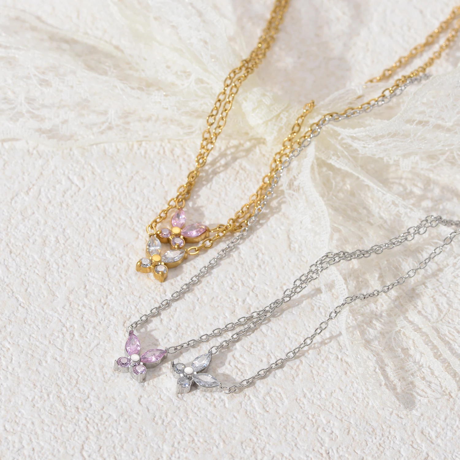 Sparkling Zirconia Butterfly P - Butterfly Clasp Deployant 评论和价格