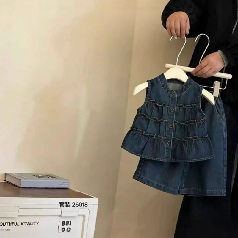 

Girls' Denim Outfit Summer Wear2026New stylish children's summer two-piece set for little girls with fashionable short-sleeve to