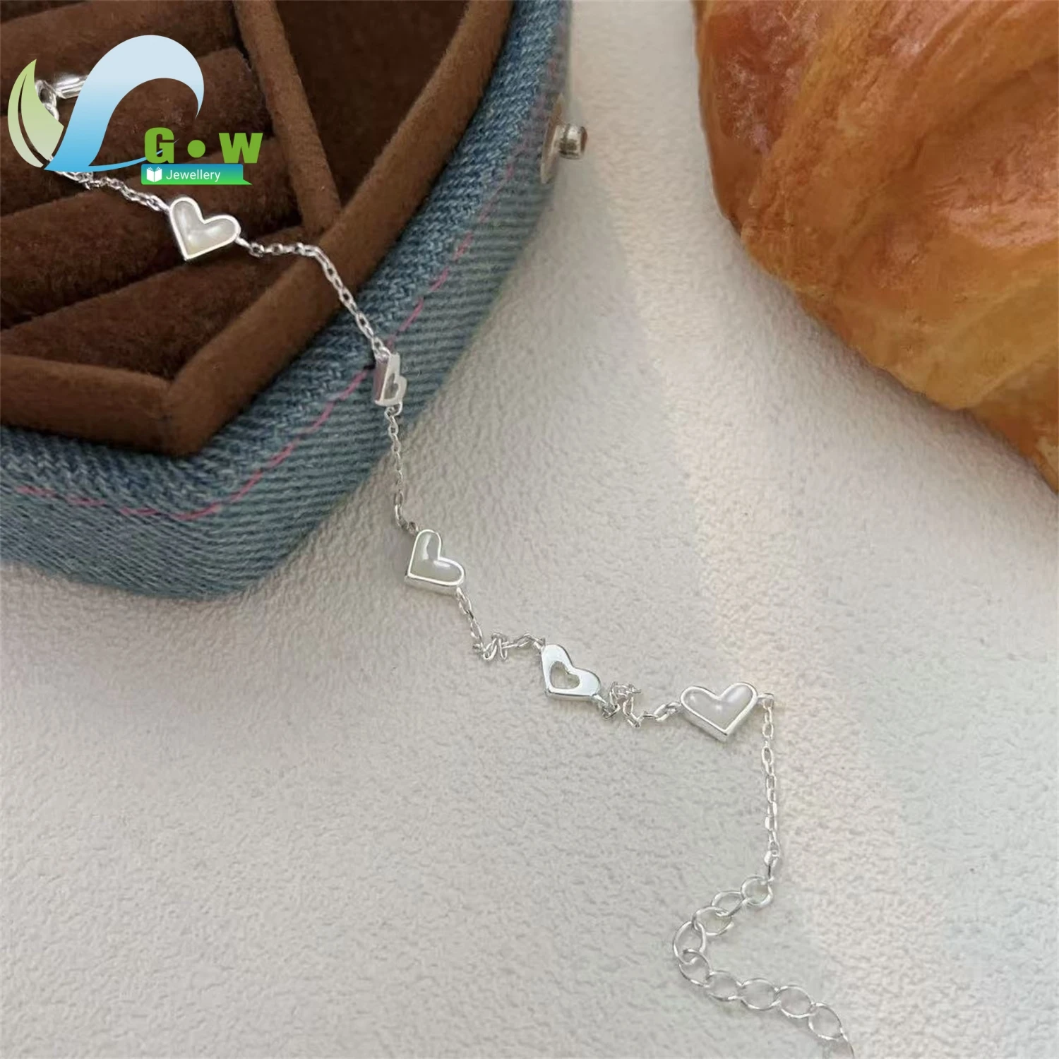 Heart Bracelet Women Light Luxury Fashion Fresh Minimalist Versatile Wristband Jewelry Charm Gift For Her Girlfriend Wife