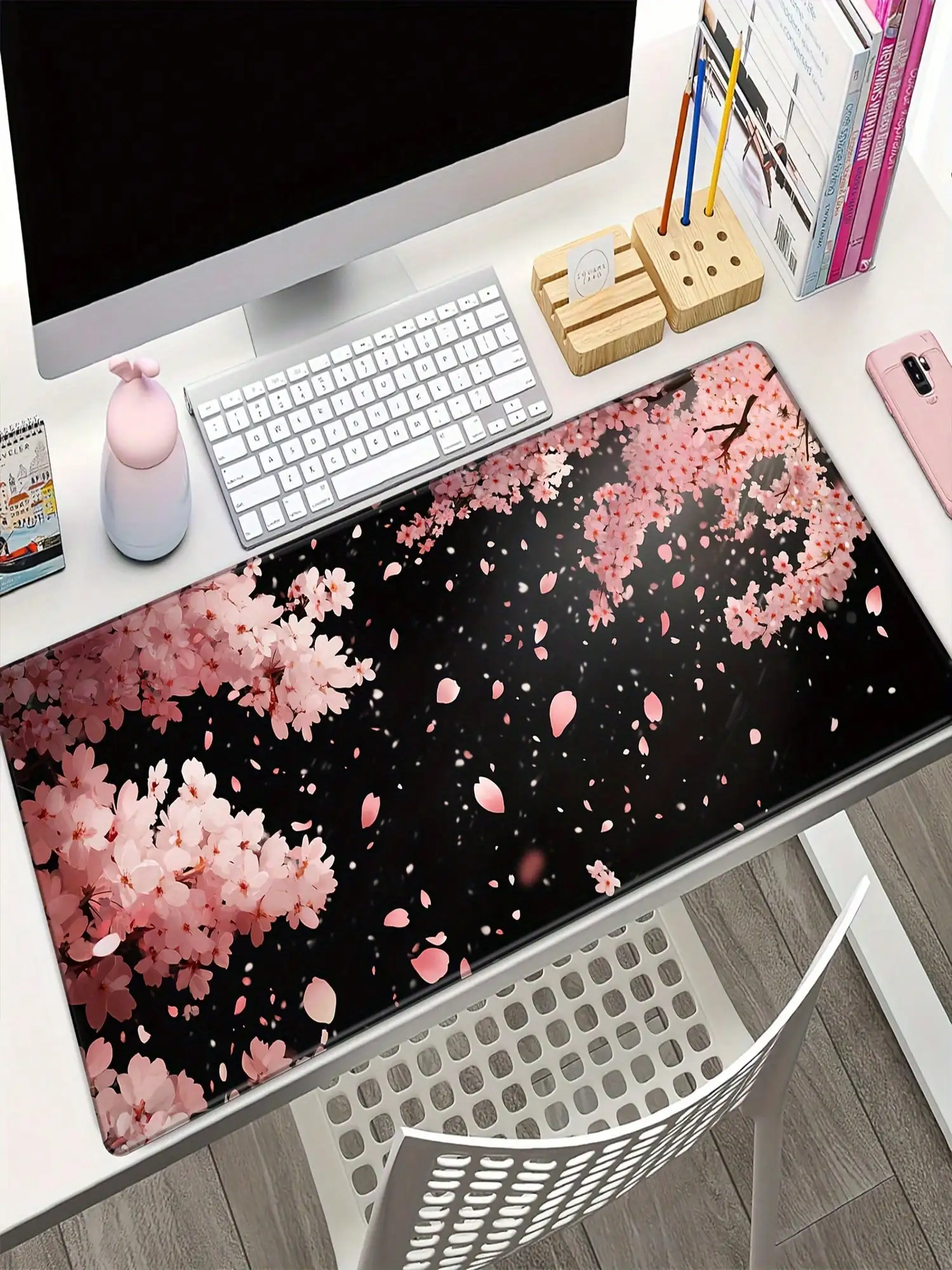 Cherry Blossom Design Extended Mouse Pad - Made Of Natural Rubber With A Non-Slip Base And Vibrant Colors - A Multi-Functional Keyboard Pad Suitable For Office And Home Use, Featuring A Non-Slip Surface.