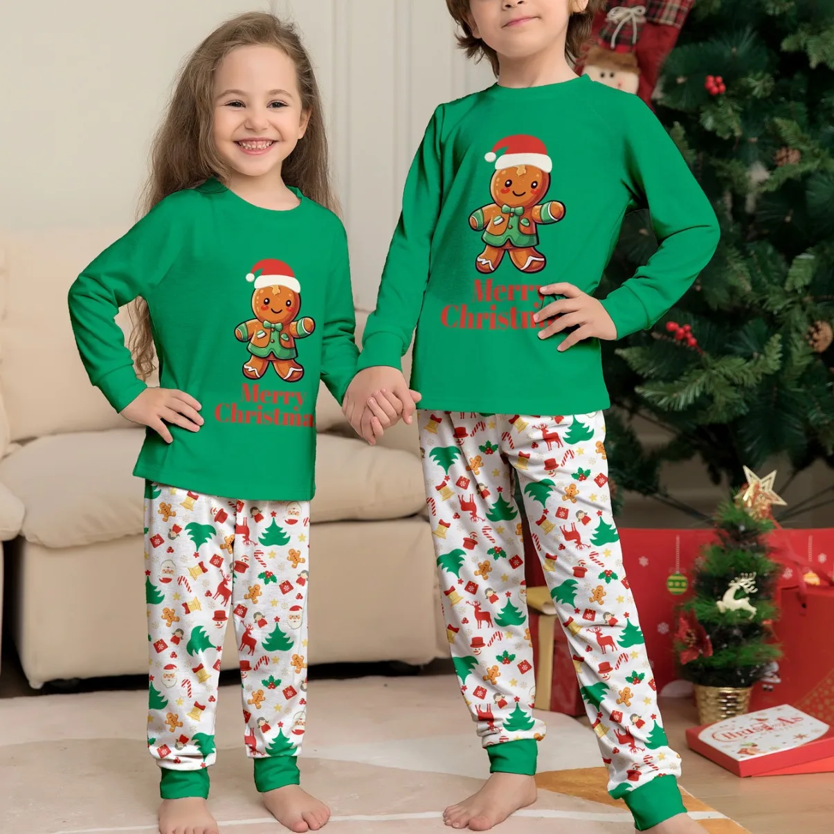 New Christmas cartoon gingerbread with cute and playful printed Christmas parent-child set pajamas