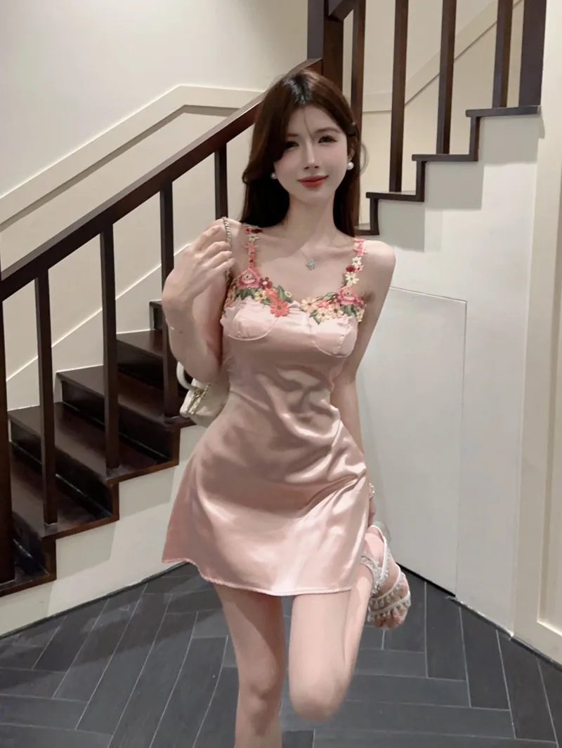 2024 Summer Sexy Pure Desire Three-dimensional Flower V-neck Cinching Waist Wrap Hip Slim Pink Sling A-line Short Dress TEWD