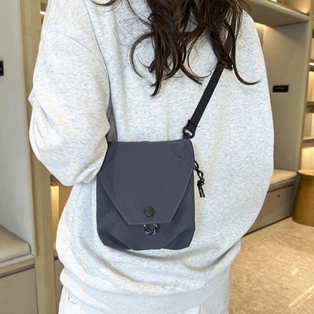 Portable Nylon Crossbody Bag Waterproof Adjustable Strap Small Shoulder Bag Multi-Pocket Lightweight Hanging Mobile Phone Bag