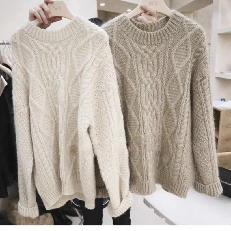 Women Lazy Style Cable Knit Sweater Autumn Winter Soft Raccoon Yarn Round Neck Thick Pullover Knit Top