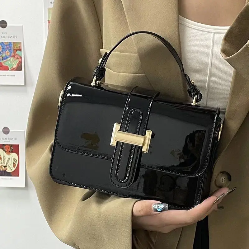 Niche High-end Shiny Small Square Bag for Women 2026 New Autumn and Winter Single Shoulder Commuting Crossbody Bag for Women