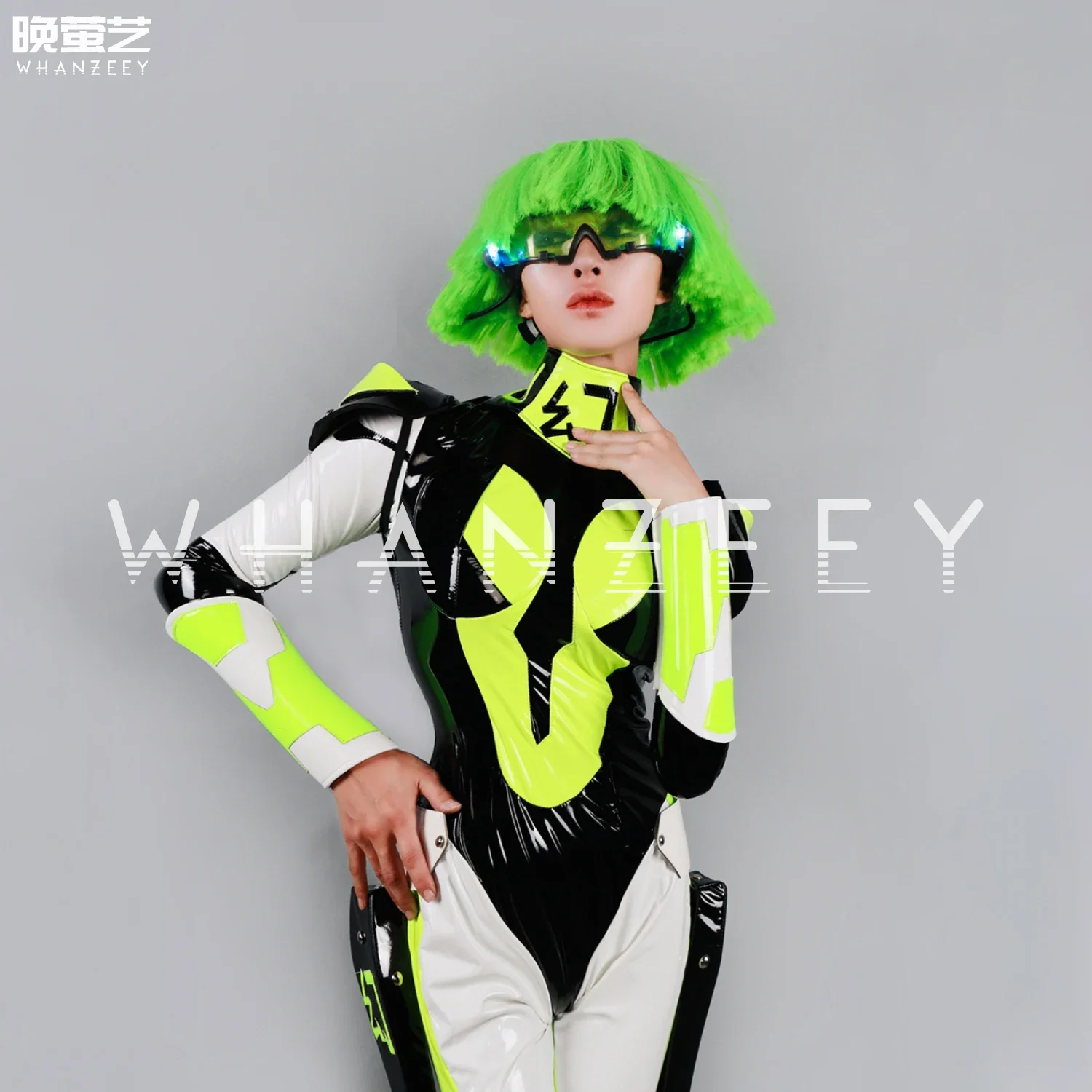 Nieuwe prestatiekleding nachtclub fluorescerend groen damestechnologie lakleer eendelige motorfiets cyberpunk jumpsuit