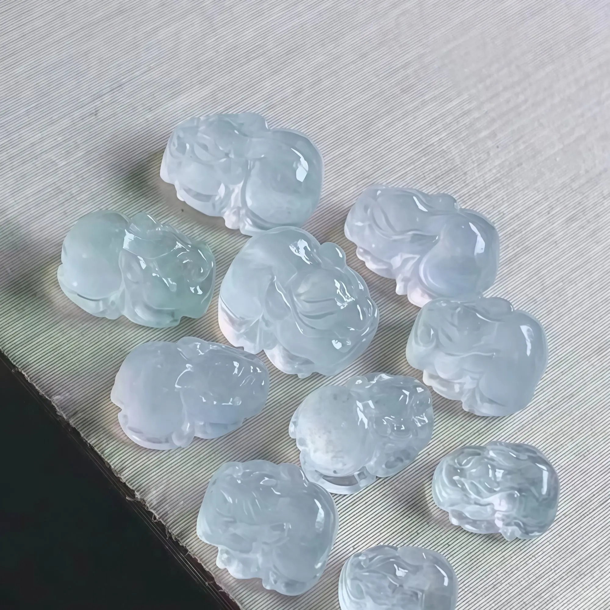 Burmese jade and jadeite ice type PI Xiu pendant, exquisitely carved with full green jade pendant