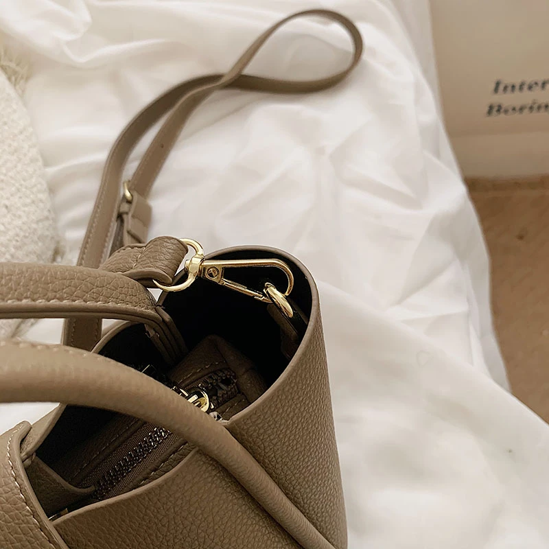 인기 있는 여성용 메신저 백, 정품 가죽 토트 옵션, 유명 디자이너의 클래식 우아한 핸드백