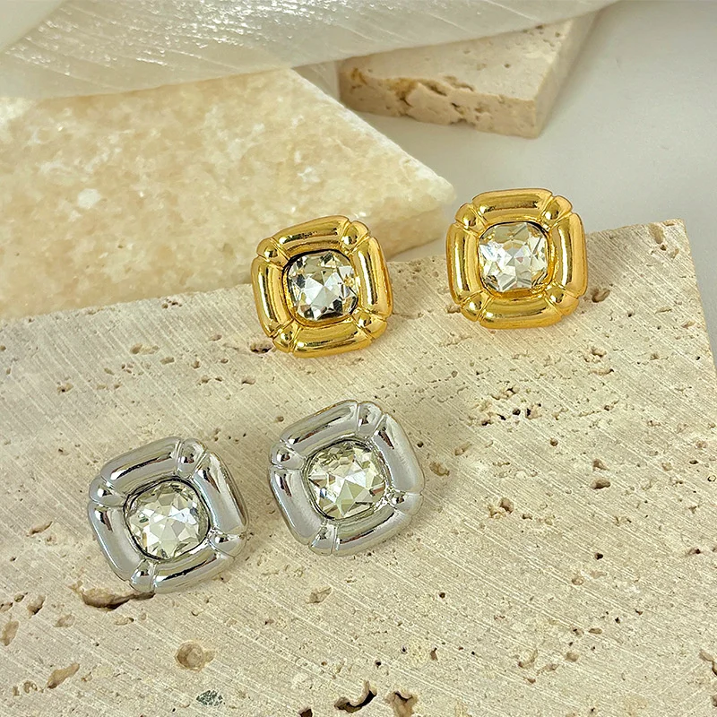 

Retro Style Alloy Earrings Light Luxury Electroplated Flower Rounded Square Shape Ear Accessories for Women Fashion Jewelry