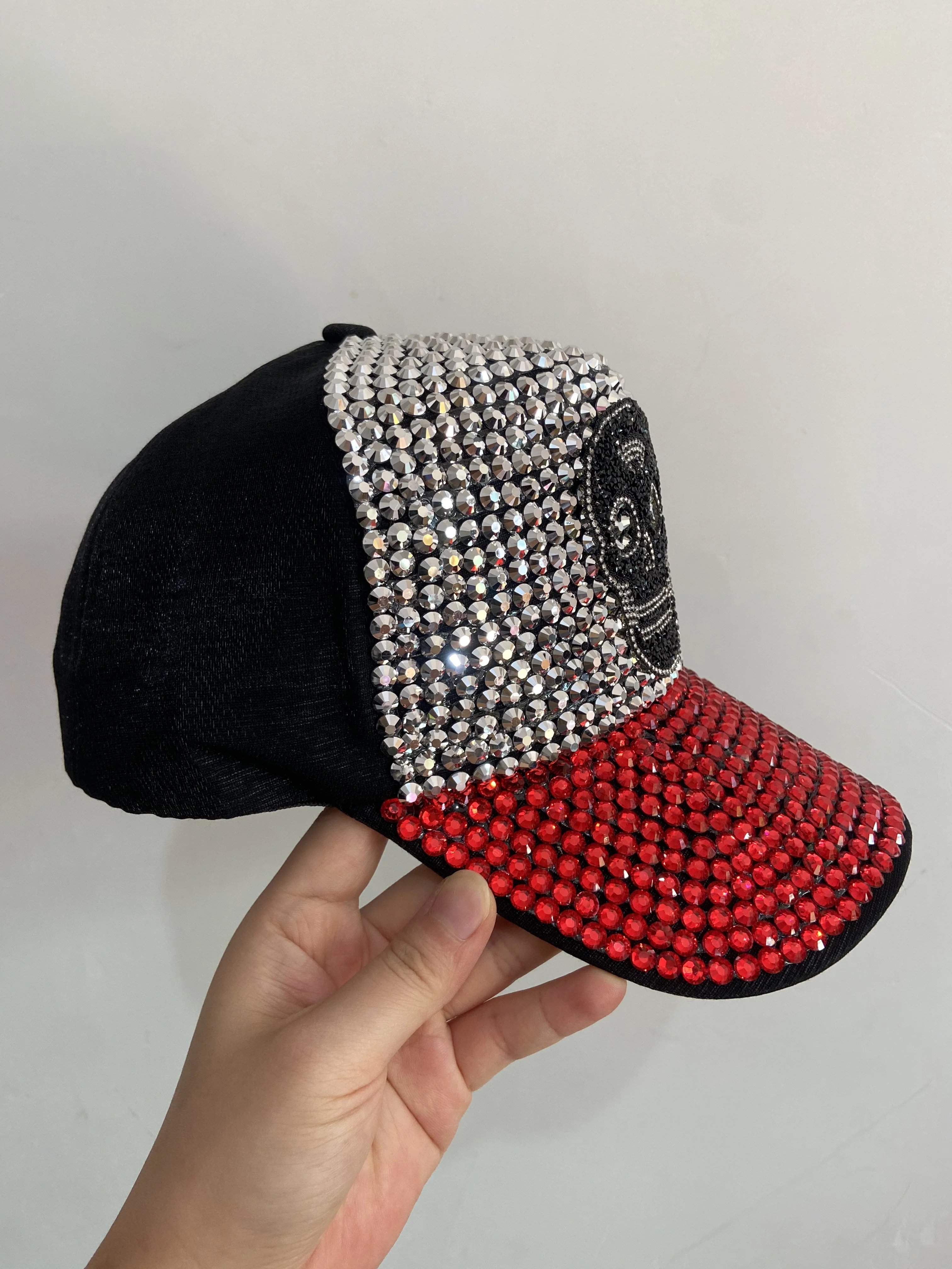 Mannen en vrouwen Nieuwe handg - Street Fashion Roma recensie en prijs
