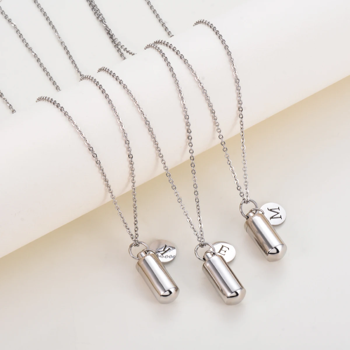 Zilverkleurige Roestvrijstalen Crematie Urn As Cilinder Flesje Hanger Ketting Letter Eerste Charme Gedenkwaardige Sieraden