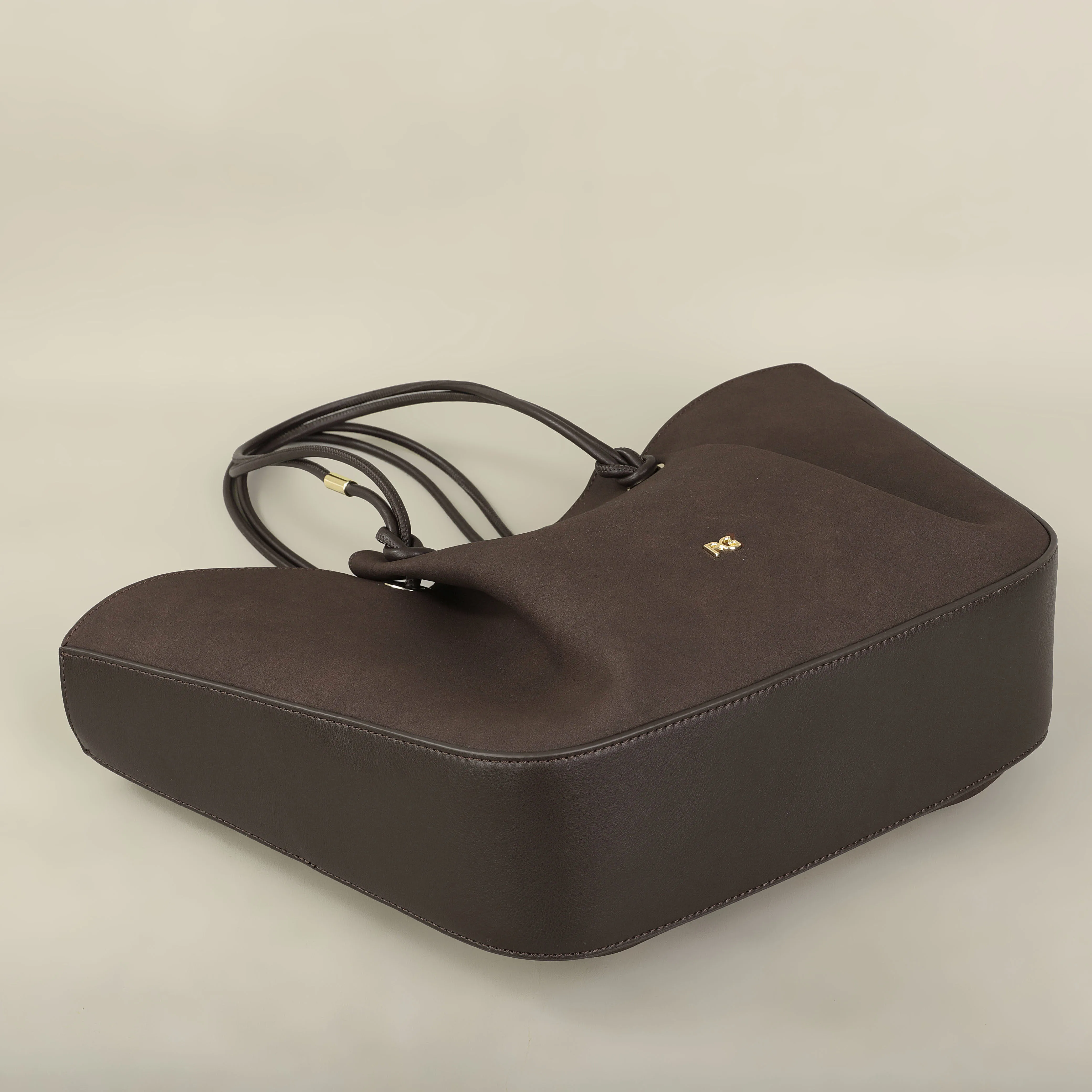 PG Luxusmarke Große Kapazität Computer-Tragetasche 2026 Neue Mode Klassische Casual Designer Exklusive Schultertasche – Detail 11