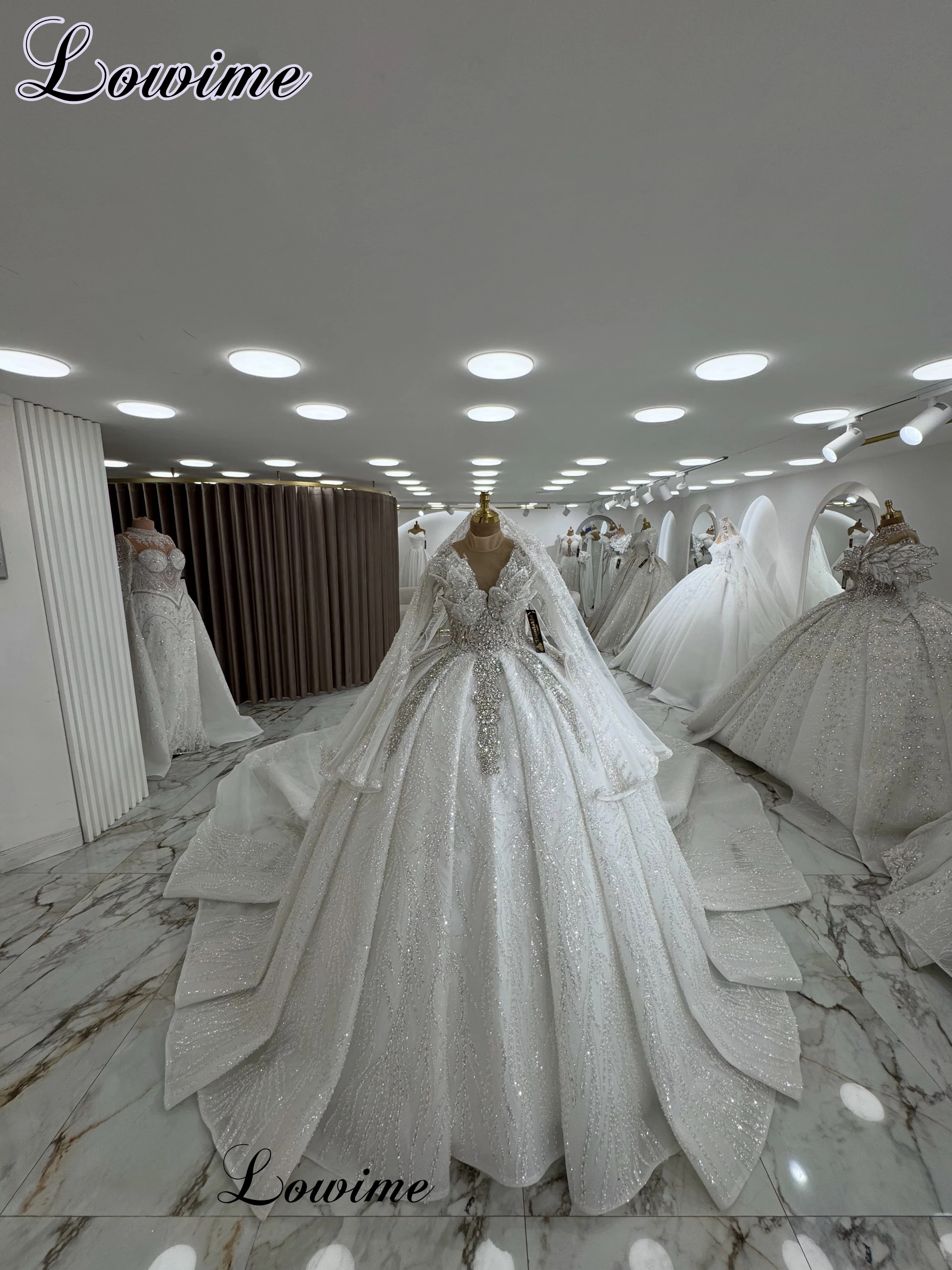 2027 Luxury Beaded Wedding Dresses With Crystals Sheer Neck Long Sleeves Chapel Brides Dresses Vestido Blanco Customized