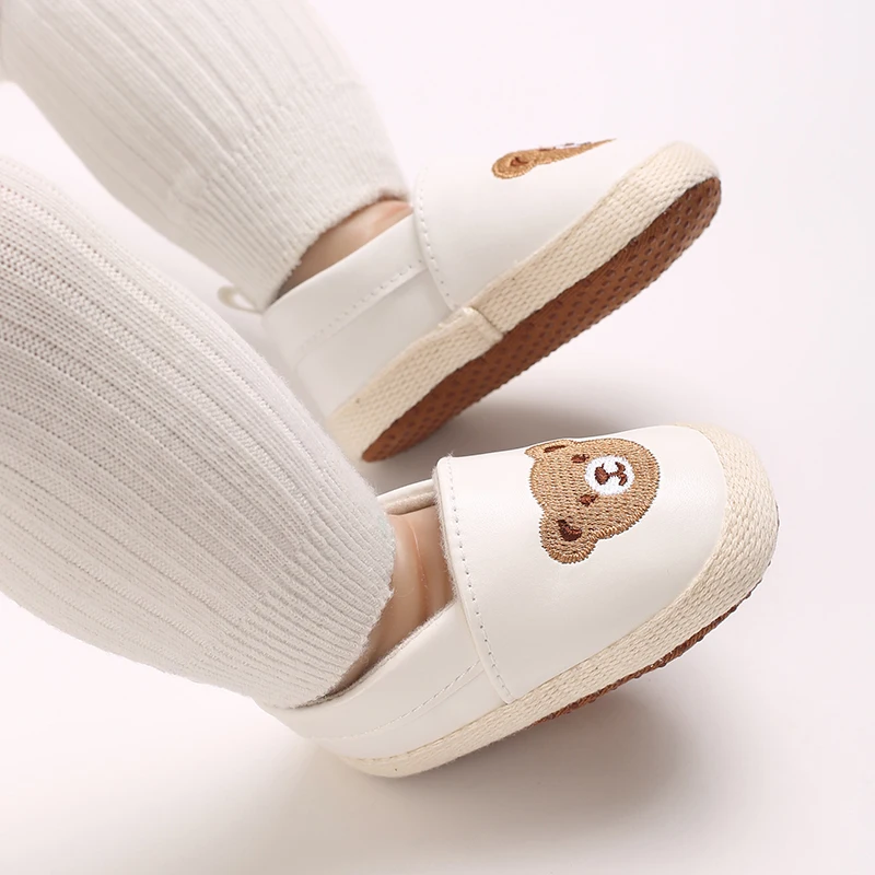 Baby Girl Baby Casual Flat Shoes Flat Shoes Bear Embroidery Soft Sole Spring Autumn Preferred Walking Shoes