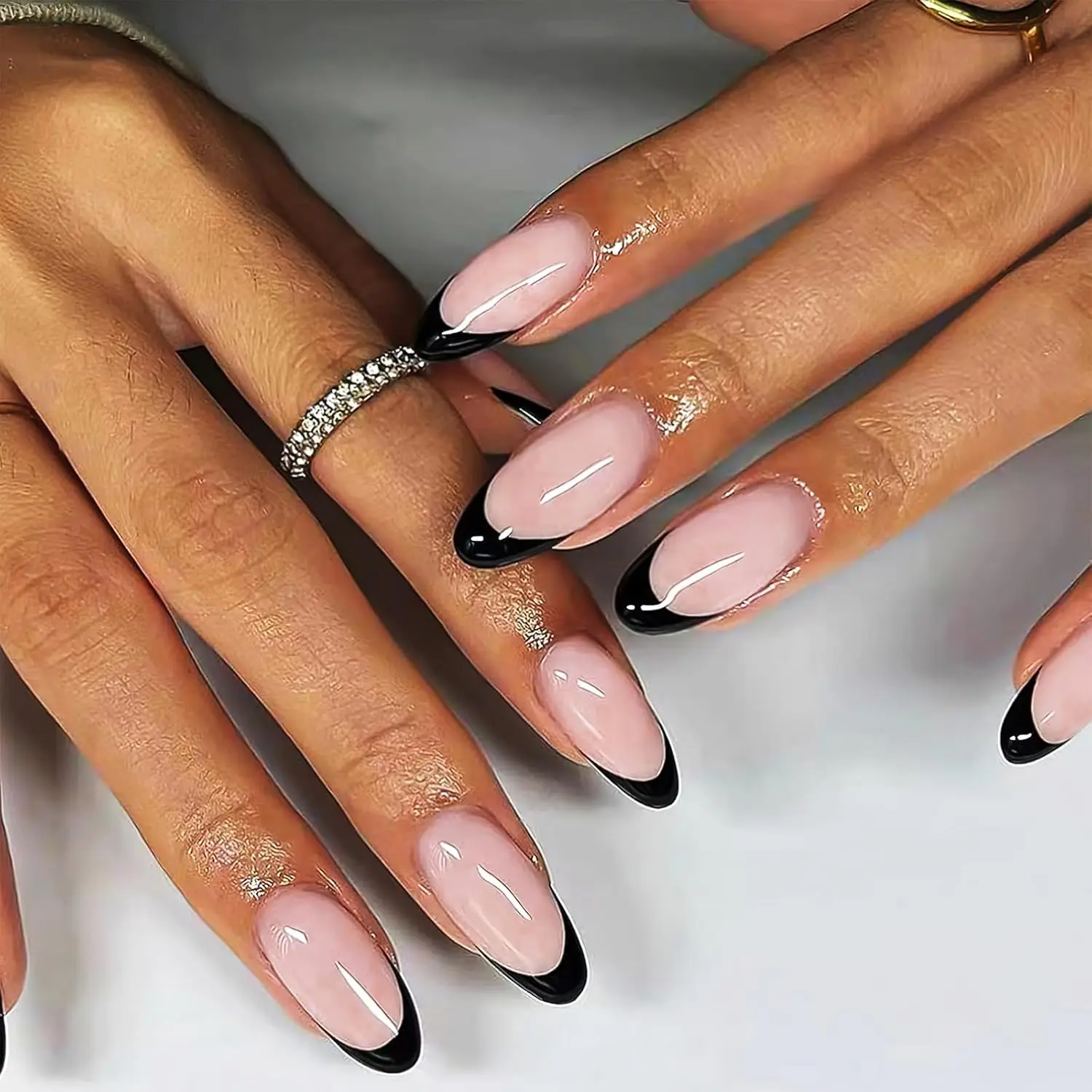 120PCS/Box Almond Medium Black Sharp Fake Nail Full Coverage Acrylic Nail Reusable Artificial Nail Stick Women's Nail Art