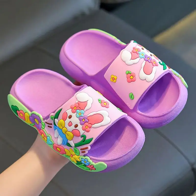 Zapatillas informales de dibujos animados de una palabra para niños, zapatilla de baño antideslizante de suela suave para niñas, novedad de verano 2024