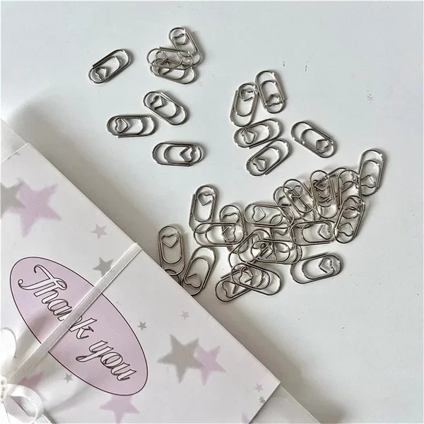Mini pinces à papier en forme de cœur argenté, 30 pièces, pour cartes Photo, matériaux d'emballage, Clips Photo, marque-page en métal, accessoires scolaires et de bureau