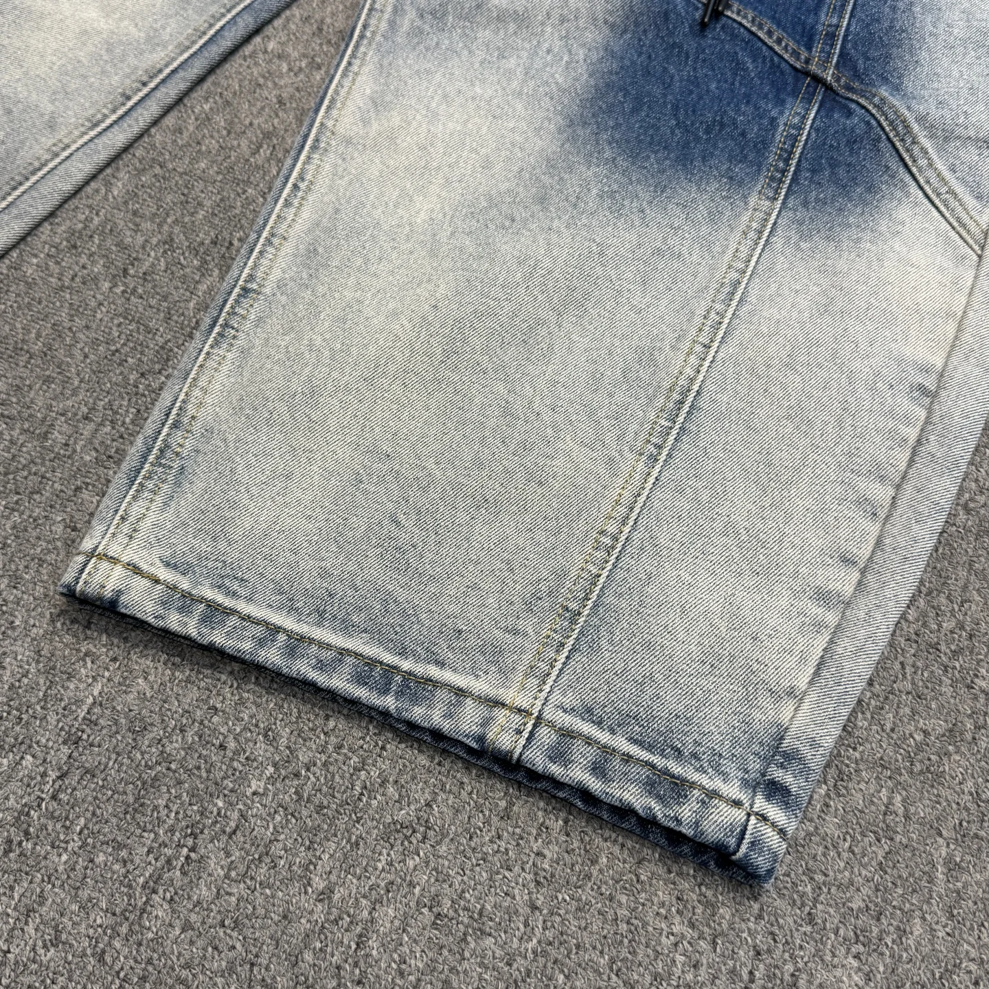 Y2K Baggy Jeans Men Women Vintage Gradient Wash Wide Leg Denim Pants Hip Hop Streetwear Loose Curved Blade Trousers with Chain