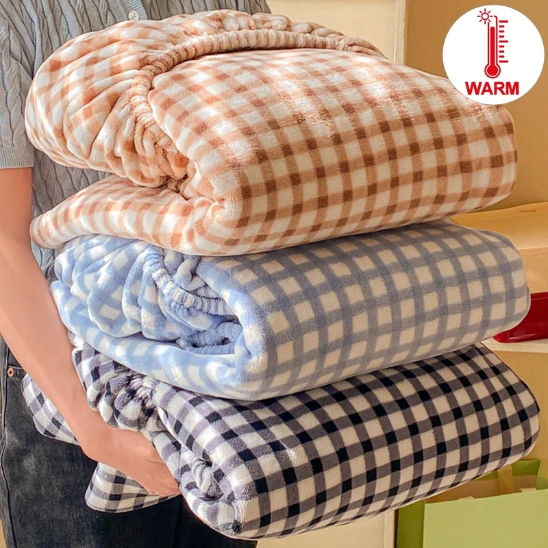Elegant Plaid Flannel Bed Fitted Sheet - Luxurious Soft and Warm, Hypoallergenic, Ensures a Comfortable Serene Sleep Experience