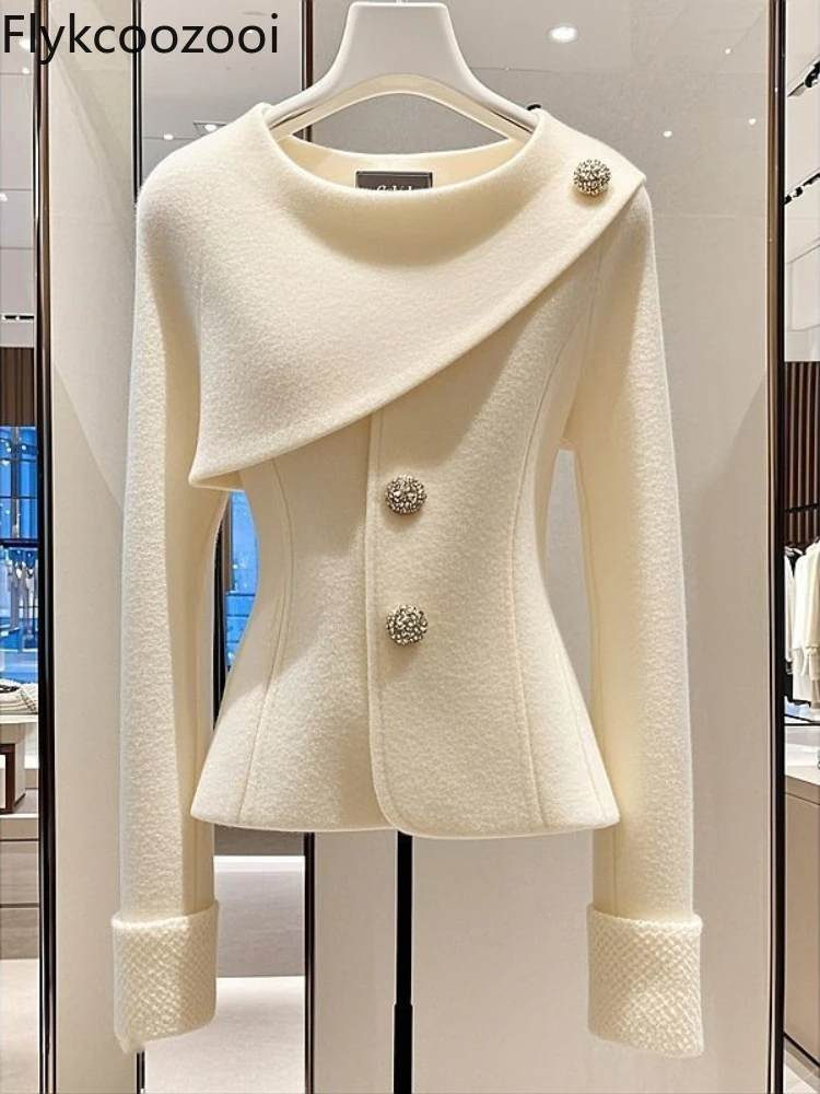 2024 otoño estilo caliente de gama alta único temperamento súper atractivo Top de moda estilo occidental chaqueta blanca abrigo