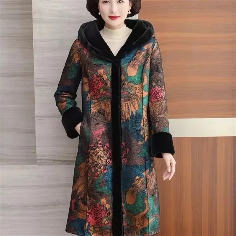 7XL Double Sided Wear  Fur One-Piece Winter 2024 New Middle-Aged  Elderly Women's Clothing Stylish Mother Haining Fur Coat Long