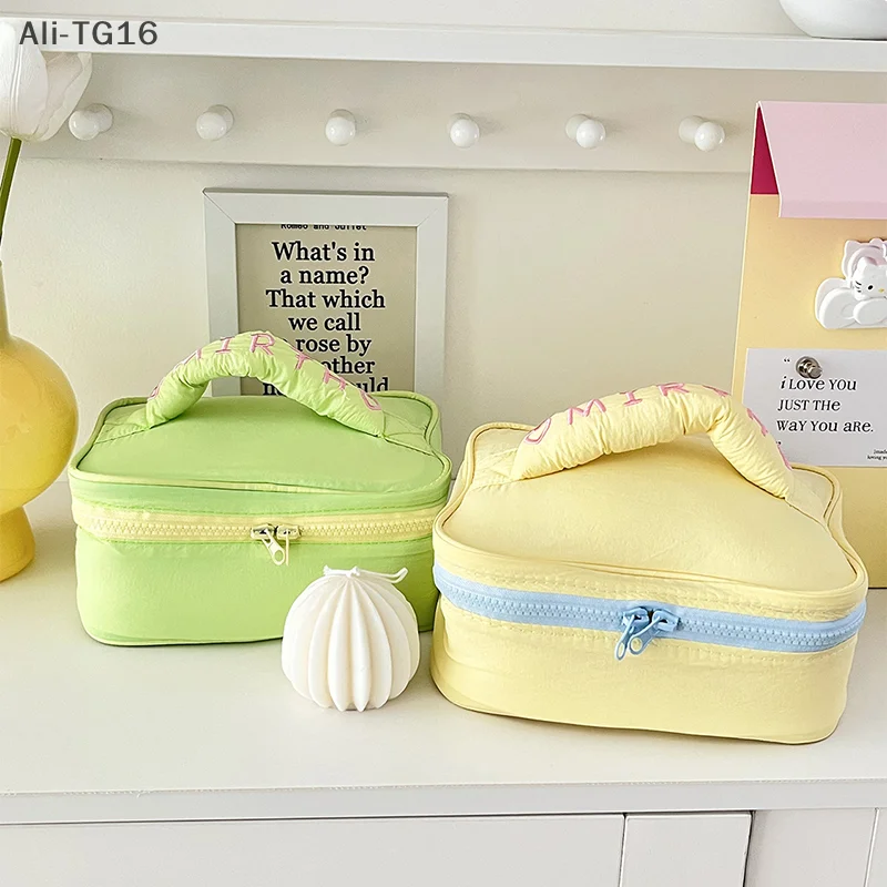 Ins Style بسيط لون الحلوى حقيبة مستحضرات التجميل سعة كبيرة حقيبة يد المحمولة السفر حقيبة أدوات الزينة تخزين أكياس أكياس ماكياج لطيف
