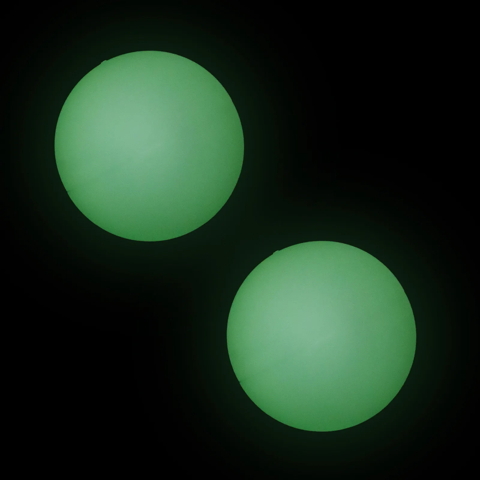 2Pcs Hockey Puck Luminous Roller Street Hockey Ball Night Practice Indoor Outdoor Training Skill Improvement Gear