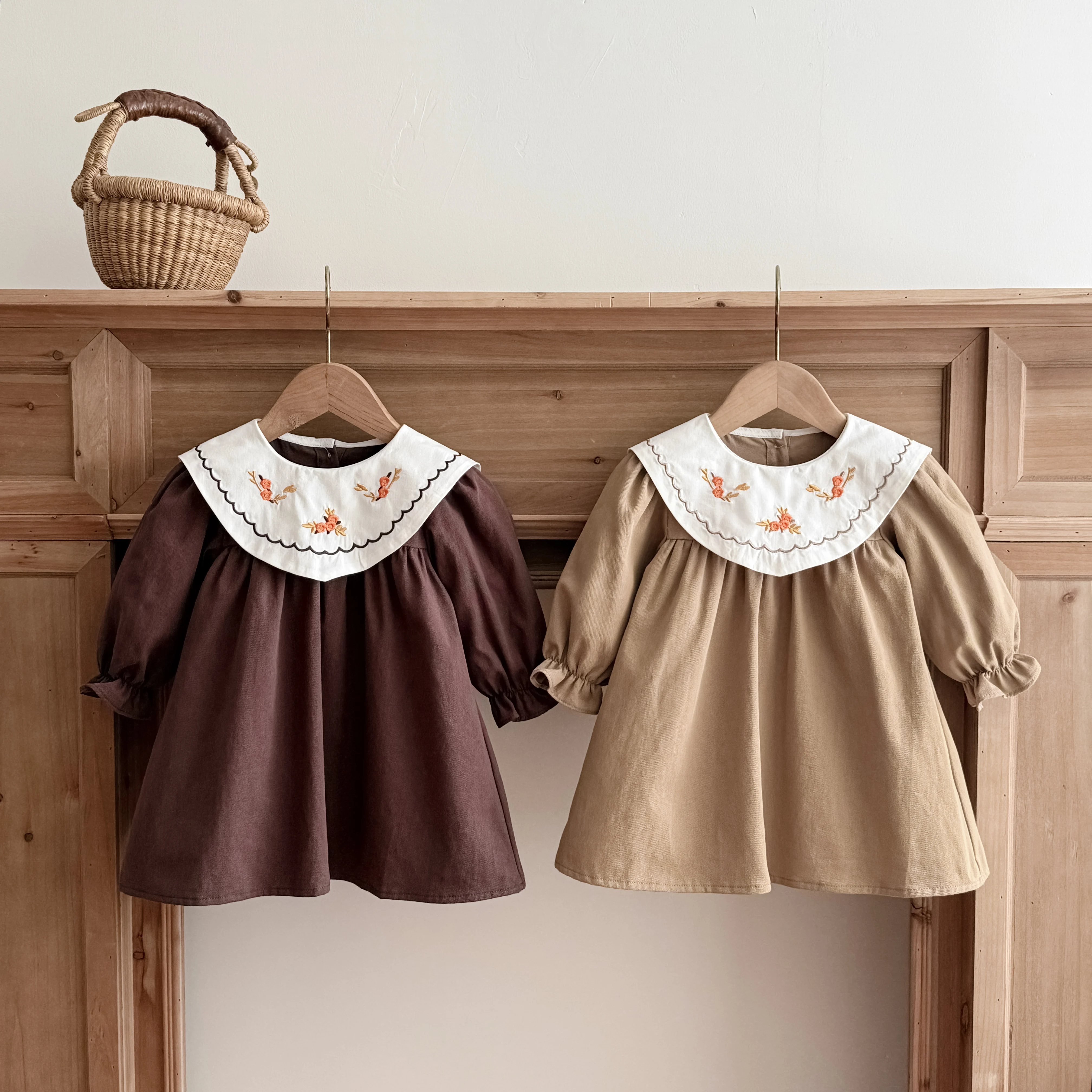1-Piece Girls' Spring and Autumn Dress, Long-Sleeve Vintage Color-Blocking Embroidered Collar Retro Dress, Cute Princess Dress for Girls