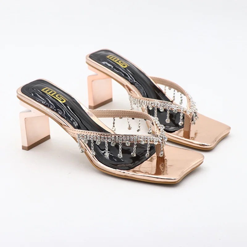 2024 New Summer Fashion Slippers Square Rhinestones Wearing Sandals and Rhinestones Pendant Clip Toe Banquet Slippers