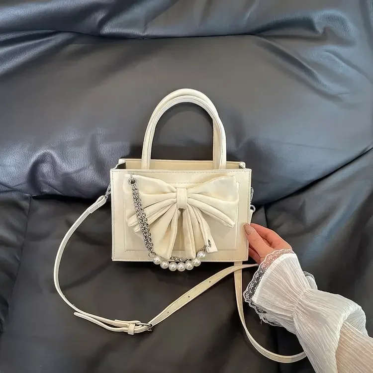 

2025 New Niche Pearl Bow Sweet Messenger Bag for Women Chain Sophisticated Premium Small Square Bag | Portable Crossbody Handbag