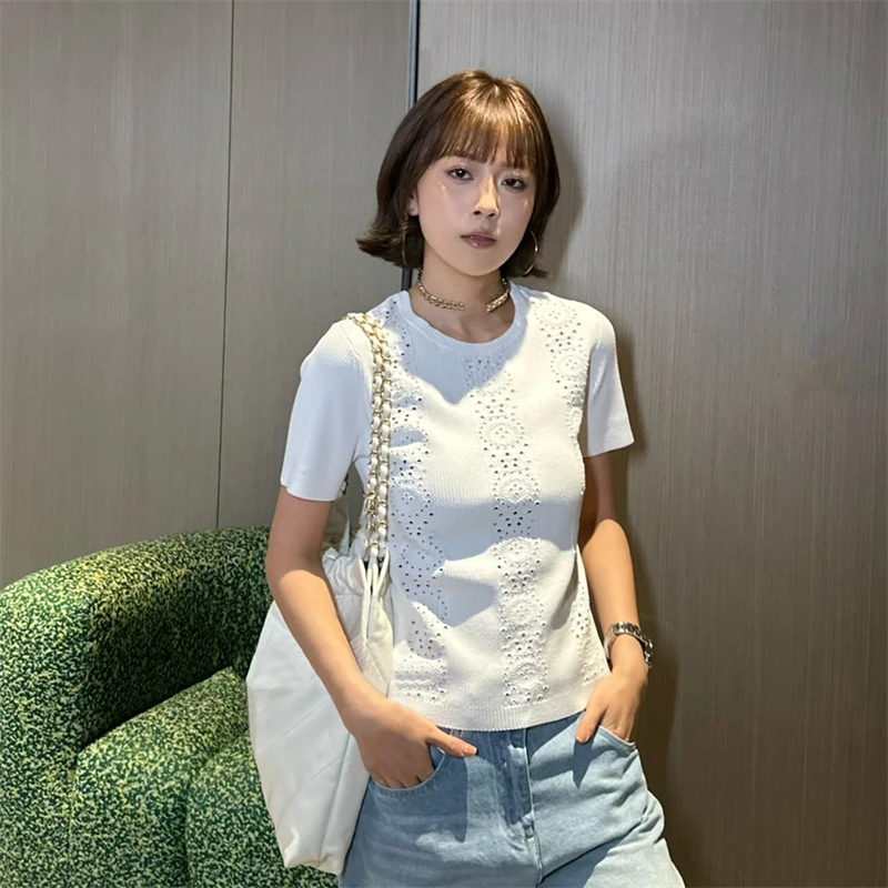 Summer New Style Round Neck Short-Sleeved T-Shirt for Women, Loose Slimming Top, Fashionable Age-Reducing Top for Women