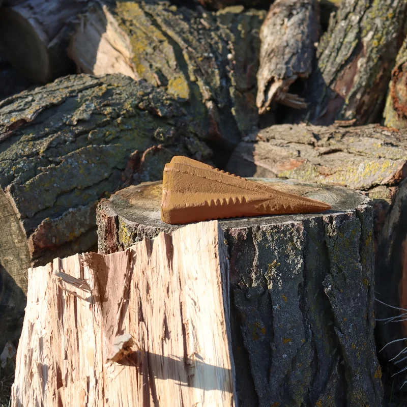 High Carbon Steel Wedge-Shaped Firewood Splitter，Outdoor Firewood Splitter，For Cutting Wood，Efficient Firewood Preparation Tool，