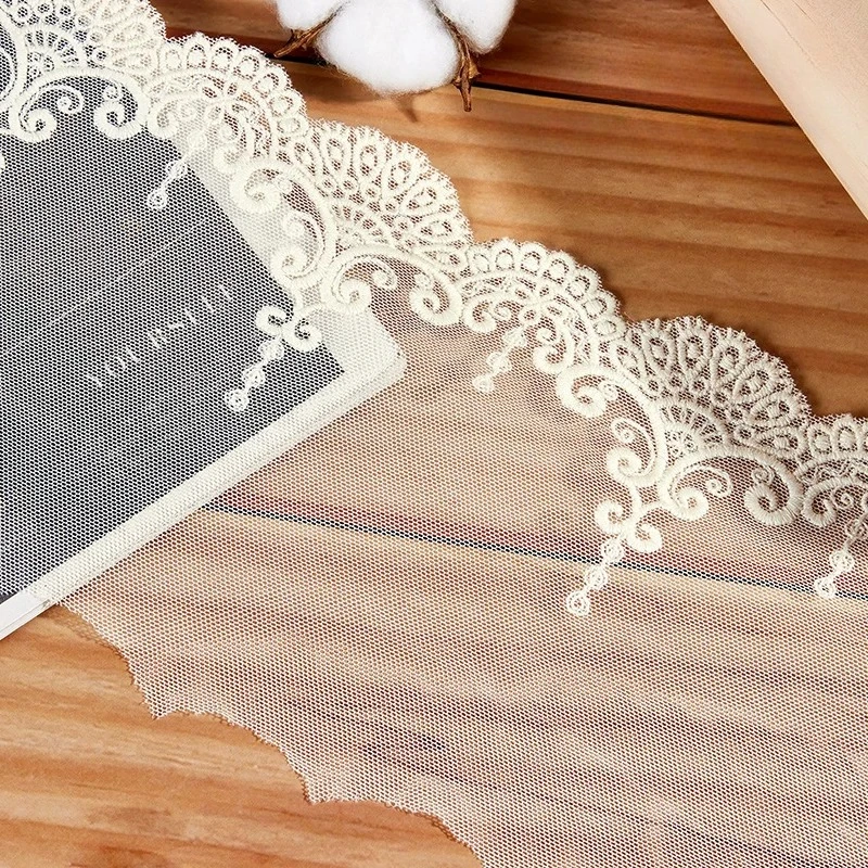 Beige Flower Embroidered Lace  - Flower Supplies recension och pris