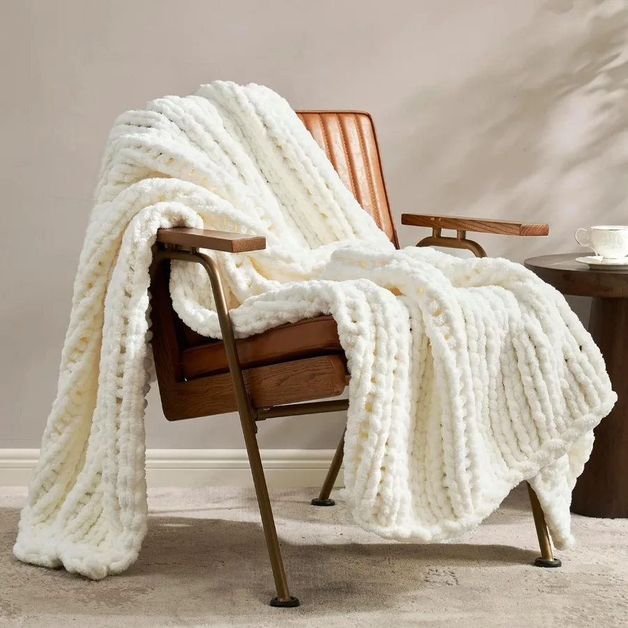 Amélie Home Chunky Knit Blanket Throw Thick Soft Chenille Yarn Throw Warm Handmade Rope Knot Blanket for Couch Sofa Bed 40x50 I