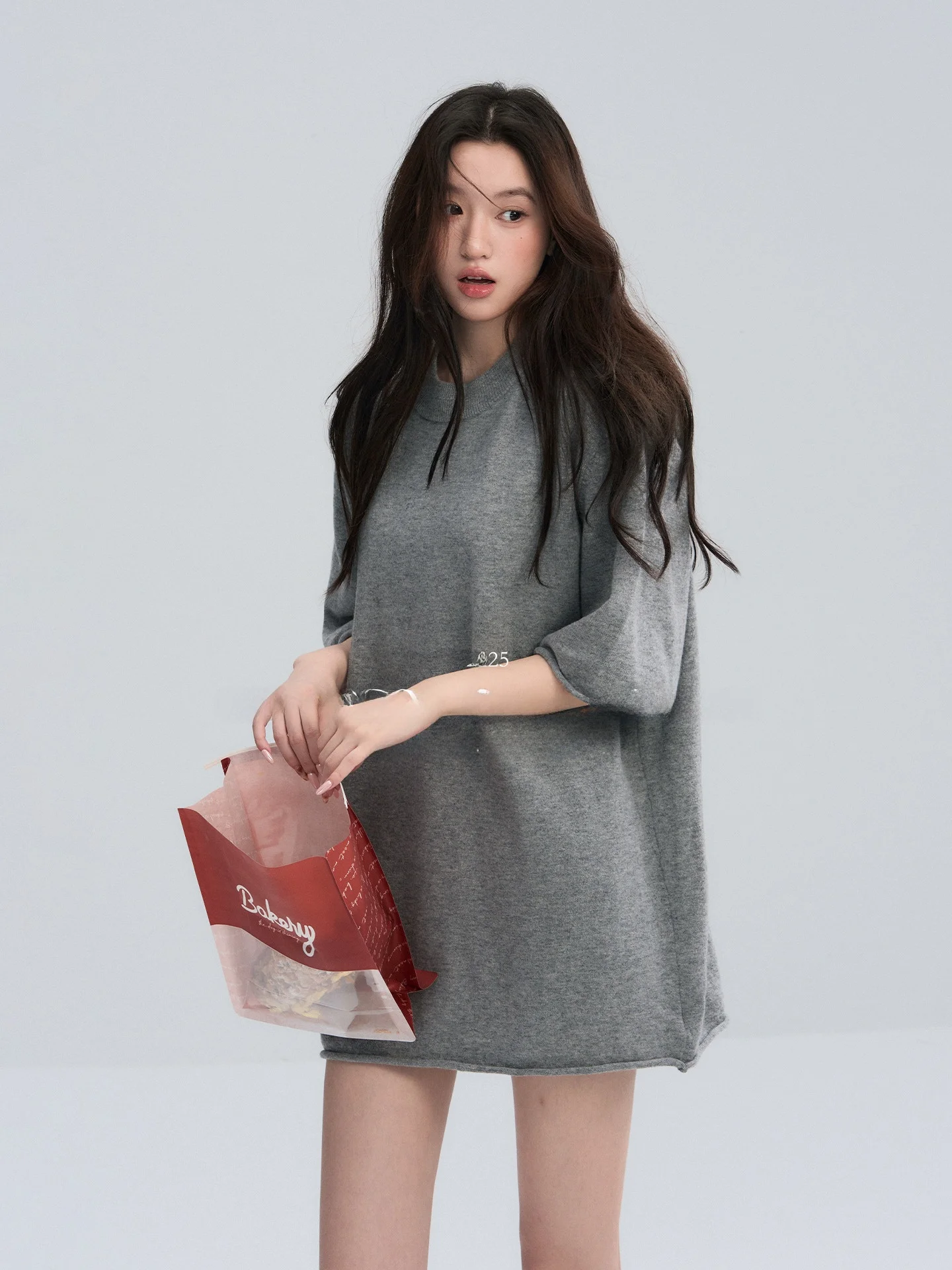 

Женская трикотажная футболка OIOI E с коротким рукавом, свободного кроя, базовая модель, осенняя модная повседневная кофта