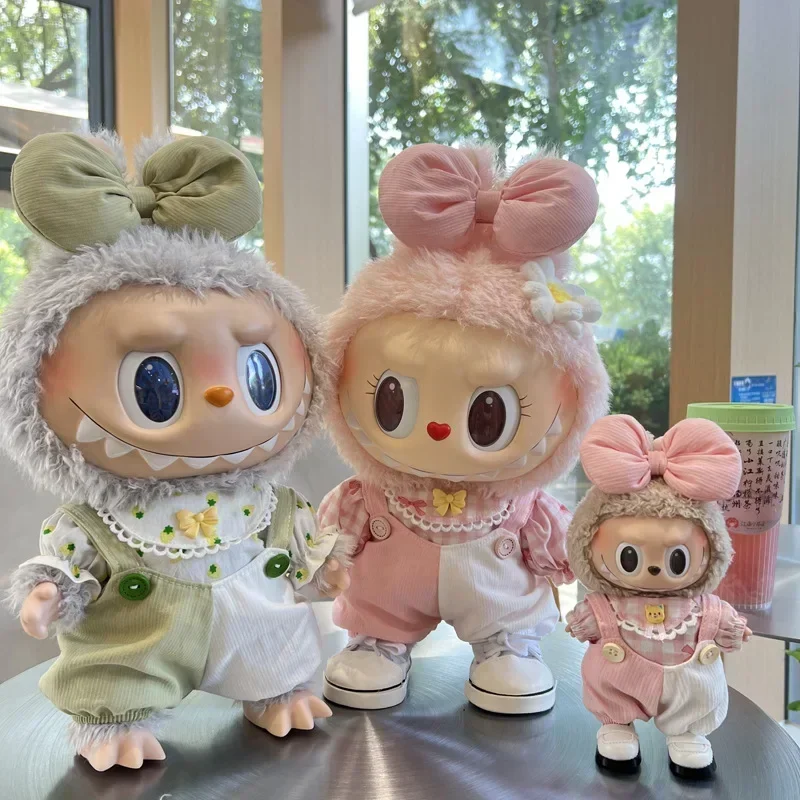LABUBU Rubble Vinyl Plüschpuppe Erste und zweite Generation Frühling Wild Sommer Trendy Play Farbblockiertes Trägerhosen-Set