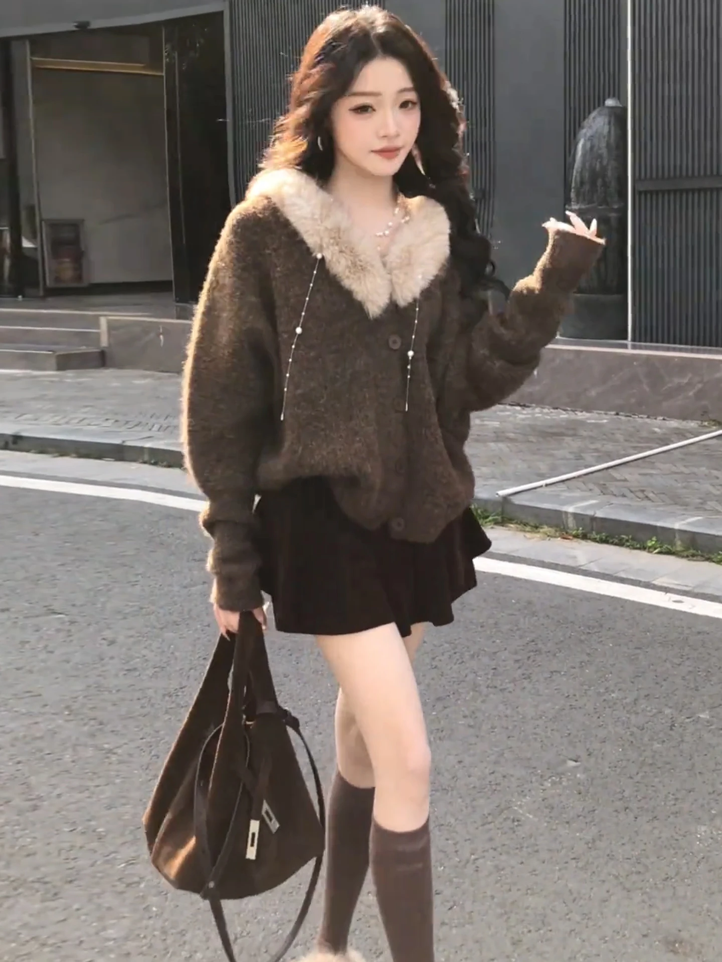 

Caramel Knitted Open Cardigan Sweater with Fur Collar Loose Women's Fashion Korean Style Spring 2026 V-Neck Long Sleeve Top