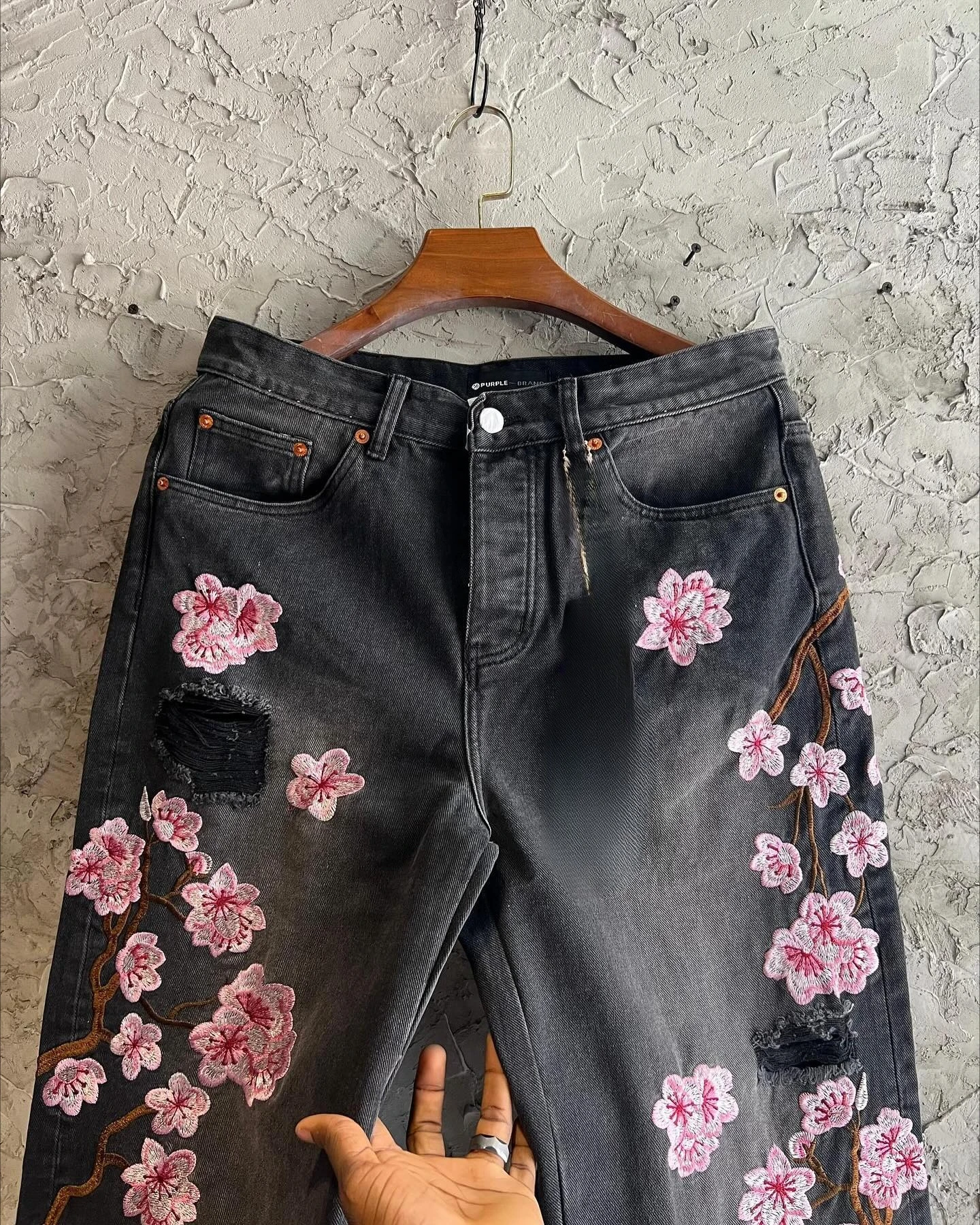 NEUE Streetwear Kirschblüten Stickerei Coole Jeans für Unisex Hip Hop Baggy Low Rise Mode Breite Bein Denim Hosen Kleidung
