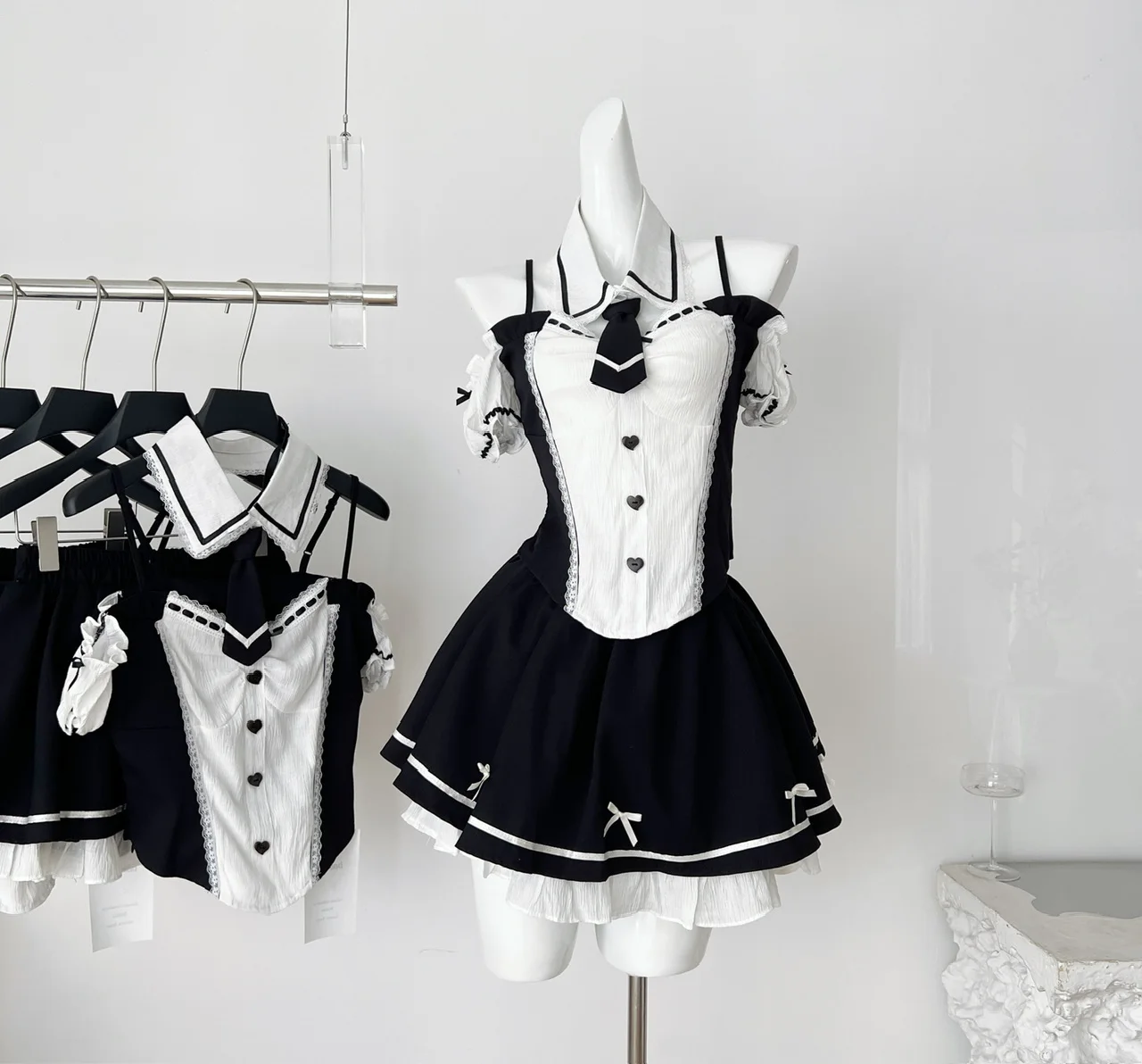 

Летняя женская корейская одежда 2000-х годов Y2k Kpop Cute Core Coquette Gyaru, комплект из 2 предметов, укороченный топ с короткими рукавами + мини-плиссированные юбки с бантом