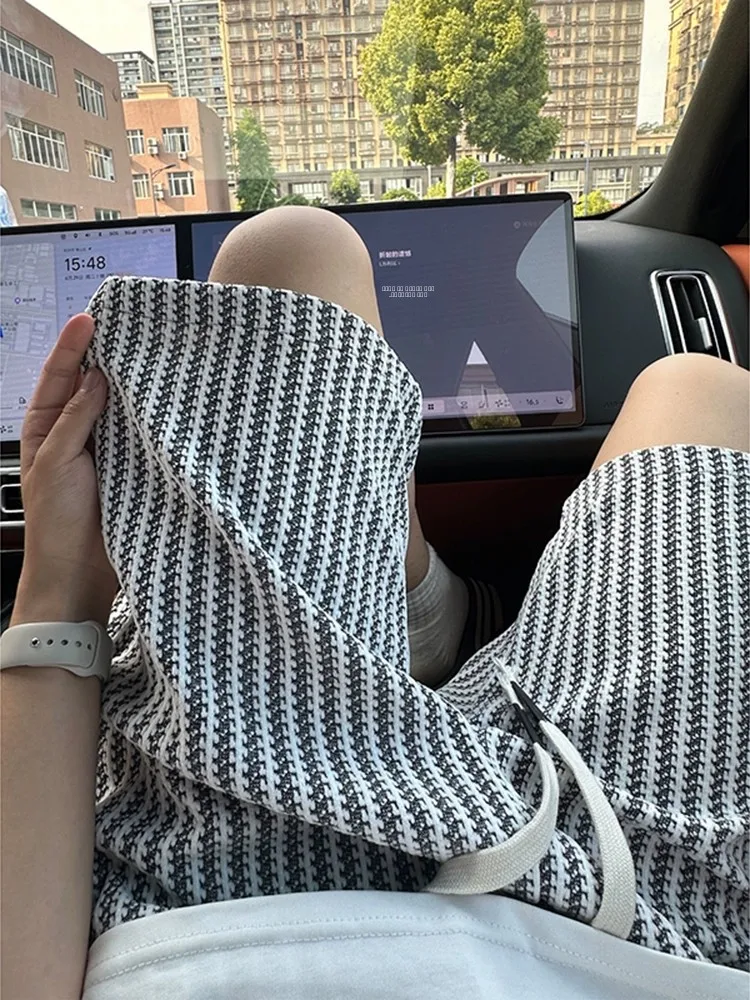 

Американские ретро-шорты в полоску для мужчин, повседневные, длиной до колена, летняя верхняя одежда, премиум-класс, в стиле Small Fragrance