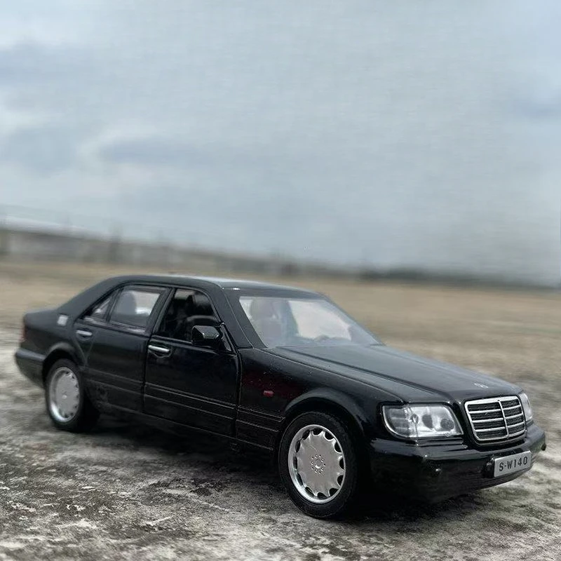 1/32 مرسيدس بنز S-W140 لعبة كلاسيكية نموذج سيارة دييكاست سبيكة مصغرة الصوت والضوء التراجع 1:32 مجموعة هدية لصبي طفل