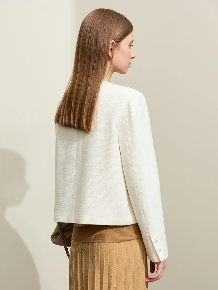 AMII سترة صوفية 2025 شتاء جديد أنيق س الرقبة مستقيم المرأة ملابس خارجية فضفاضة متموجة حافة المرأة كم طويل 12344217