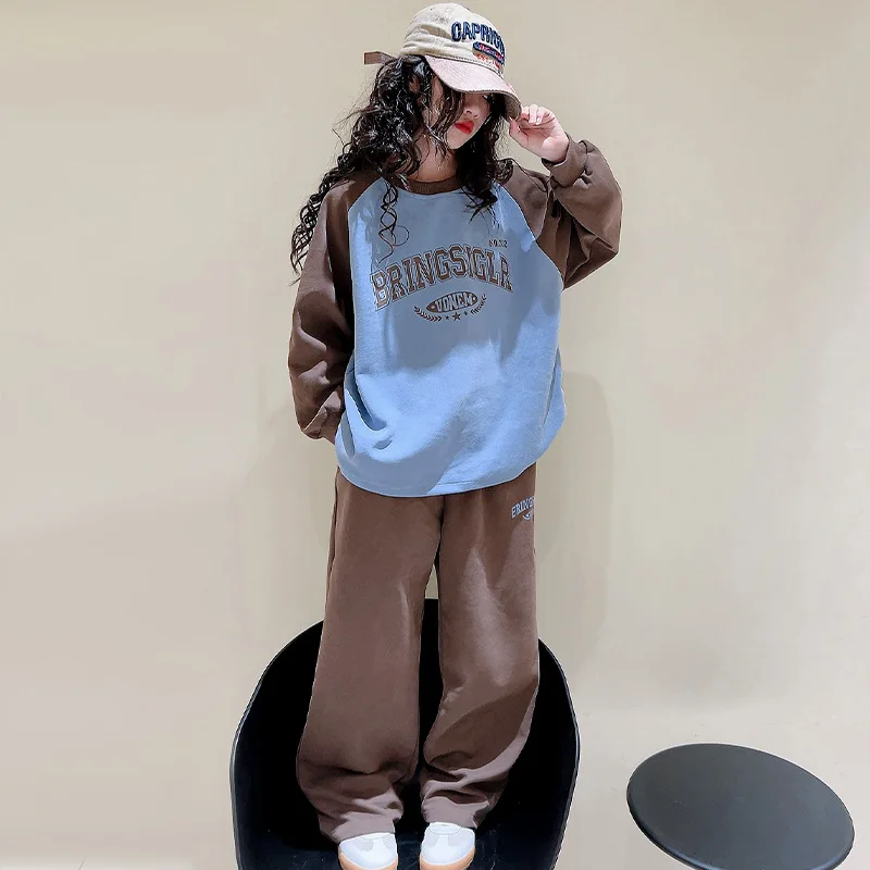 

2025 New Children's Spring and Autumn Color Blocked Letter Printed Street Style Hoodie and Solid Color Sweatpants Two-piece Set